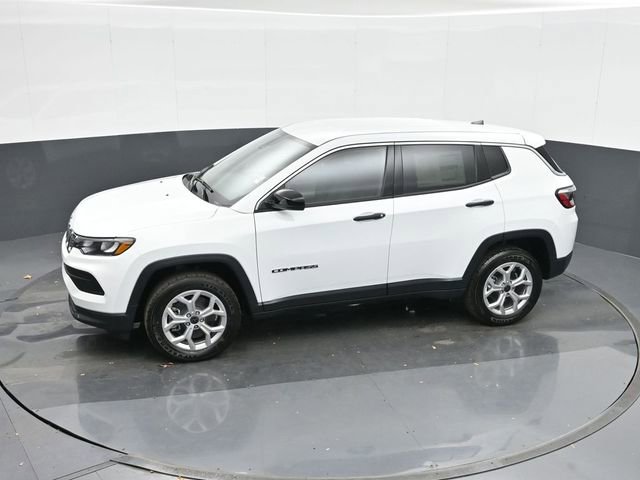 Used 2025 Jeep Compass Sport image 34