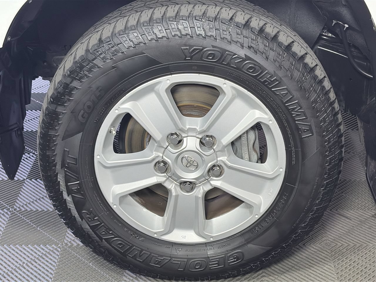 Used 2019 Toyota Tundra SR5 w/ SR5 Convenience Package RWD image 10