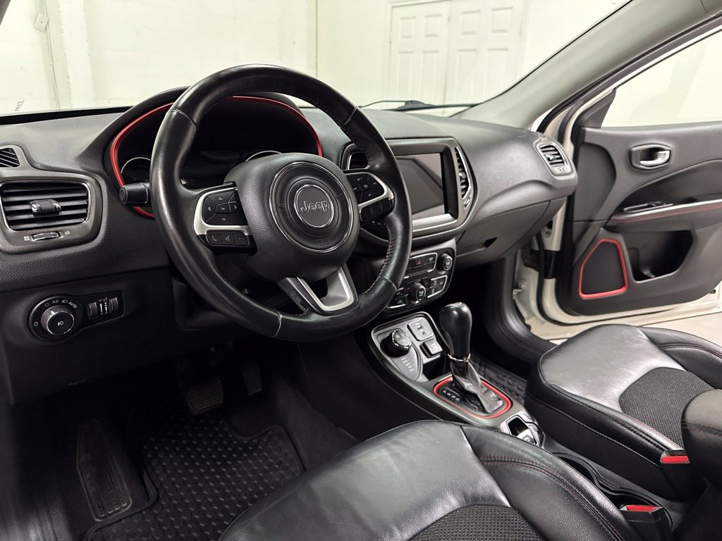Used 2017 Jeep Compass Trailhawk w/ Navigation Group AWD/4WD image 15