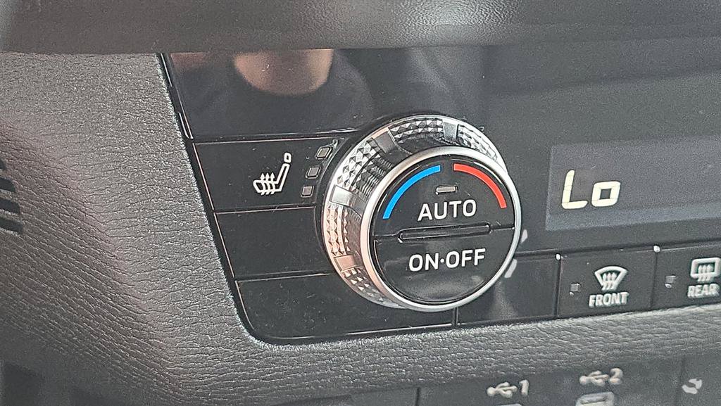 Used 2025 Mitsubishi Outlander SE FWD image 33