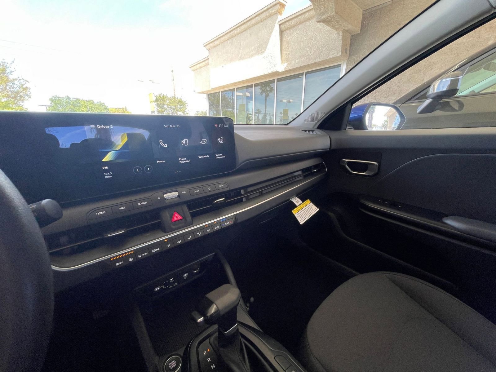 Used 2025 Kia K4 LXS image 36