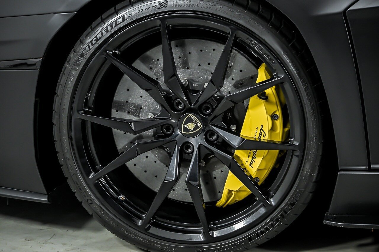 Used 2018 Lamborghini Aventador S AWD/4WD image 8