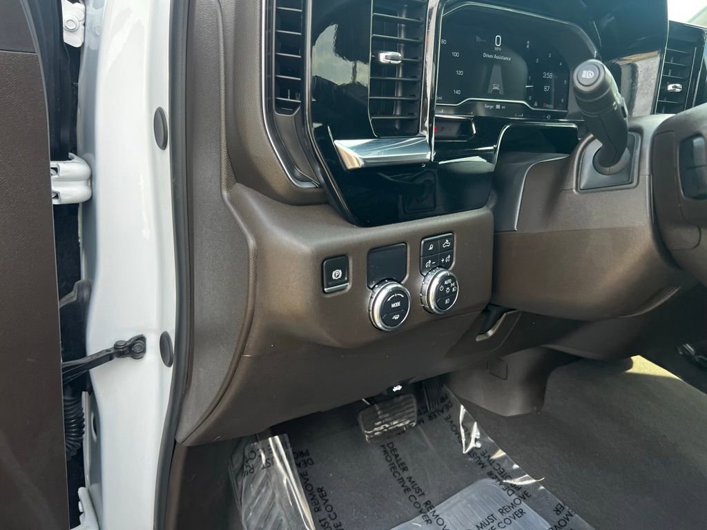 Used 2024 GMC Sierra 1500 SLT image 28