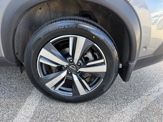 Used 2023 Nissan Rogue SL w/ SL Premium Package image 12