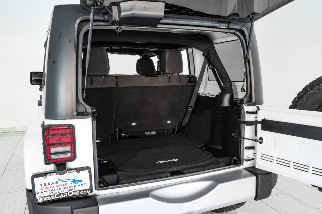 Used 2015 Jeep Wrangler Unlimited Sahara w/ Connectivity Group image 48