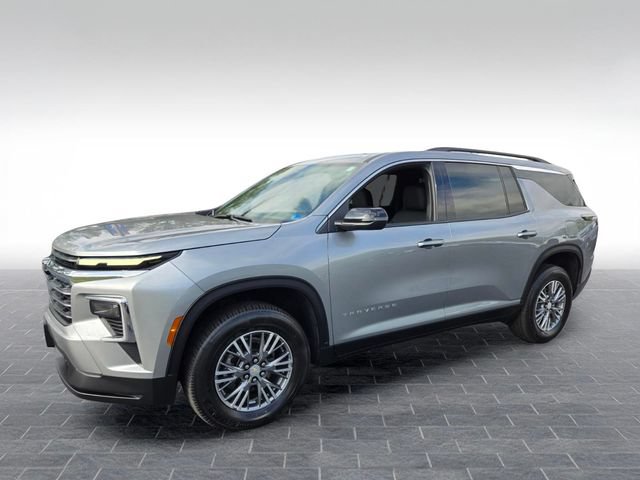 Used 2026 Chevrolet Traverse LT AWD/4WD image 3