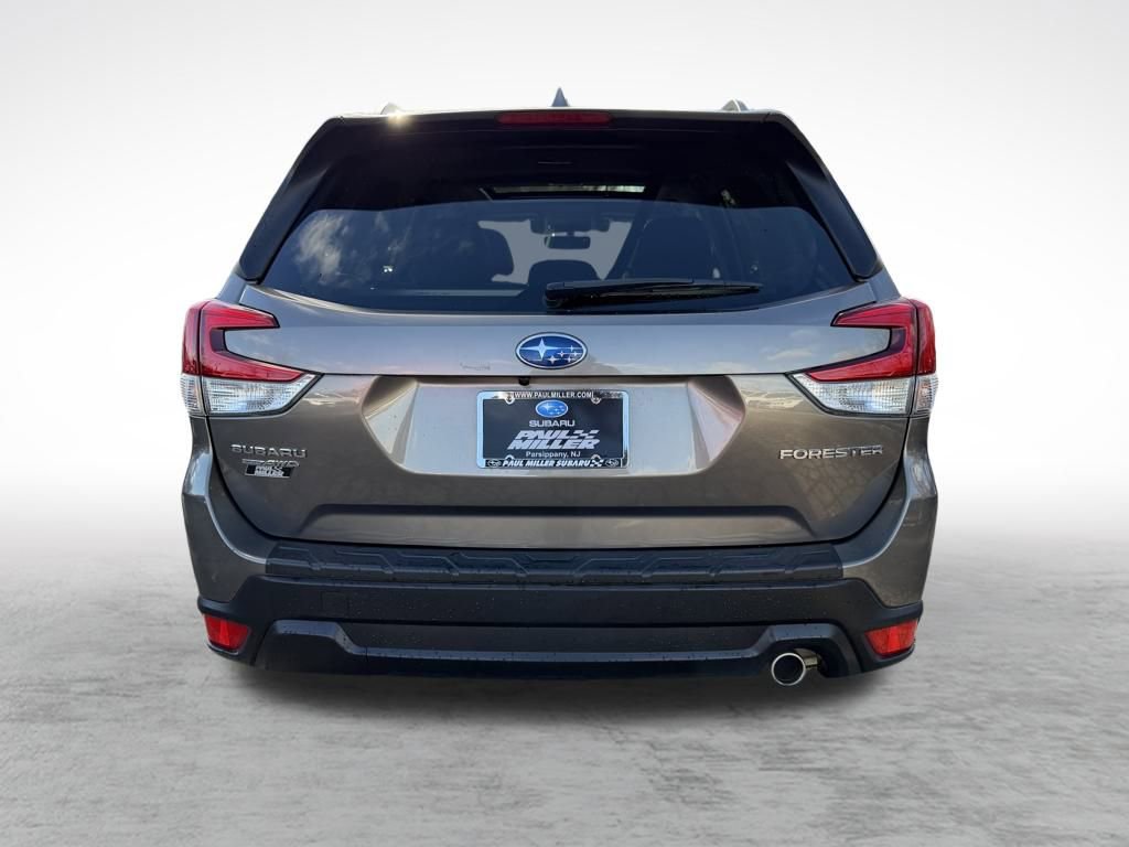 Used 2020 Subaru Forester Limited image 7