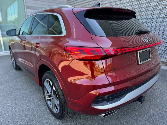 Certified 2025 Audi Q5 Premium w/ 19" Wheel Package AWD/4WD image 3