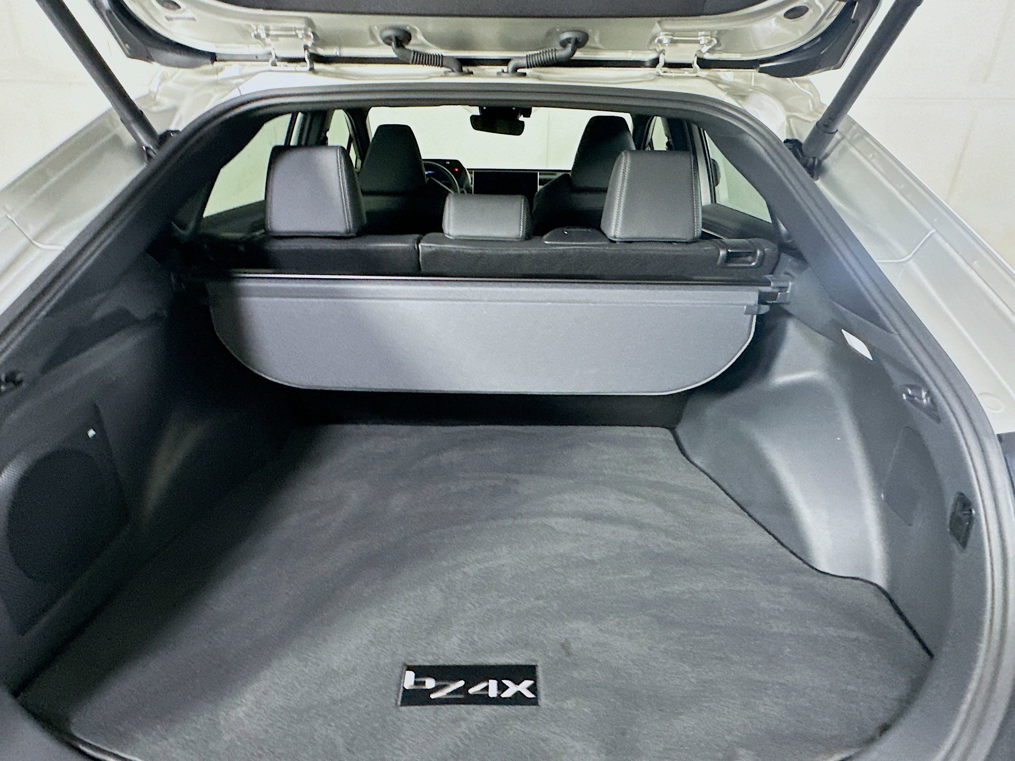 Used 2023 Toyota bZ4X Limited w/ Weather Package image 29