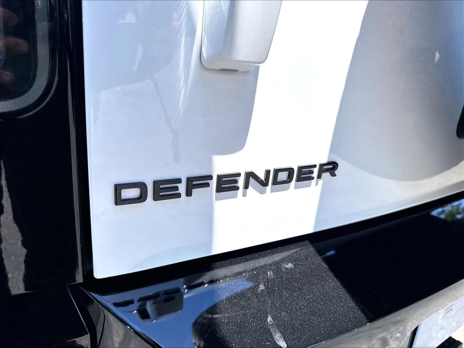 New 2026 Land Rover Defender 110 X-Dynamic SE AWD/4WD image 26