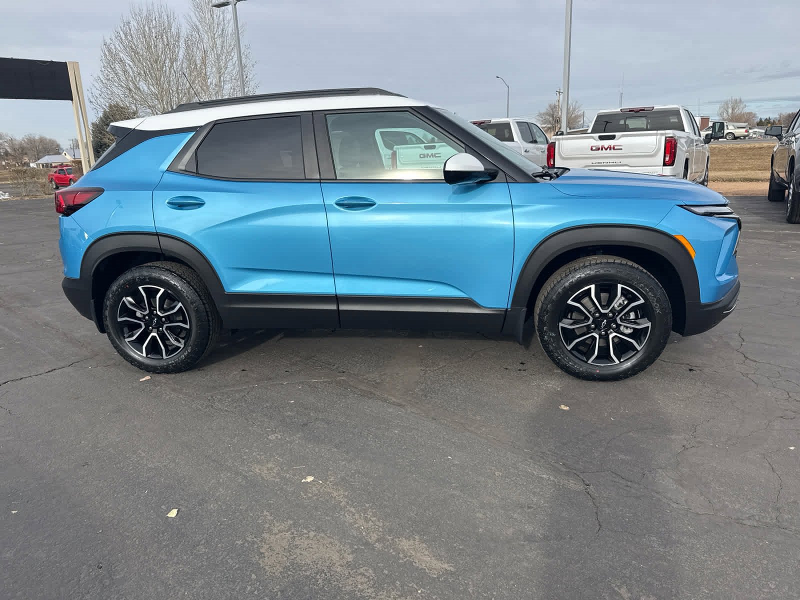 New 2025 Chevrolet TrailBlazer ACTIV w/ Convenience Package image 1