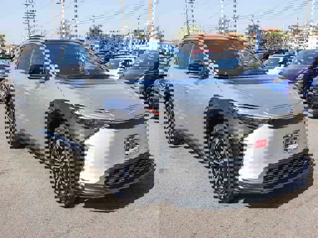 Used 2023 Toyota bZ4X XLE w/ Weather Package image 3