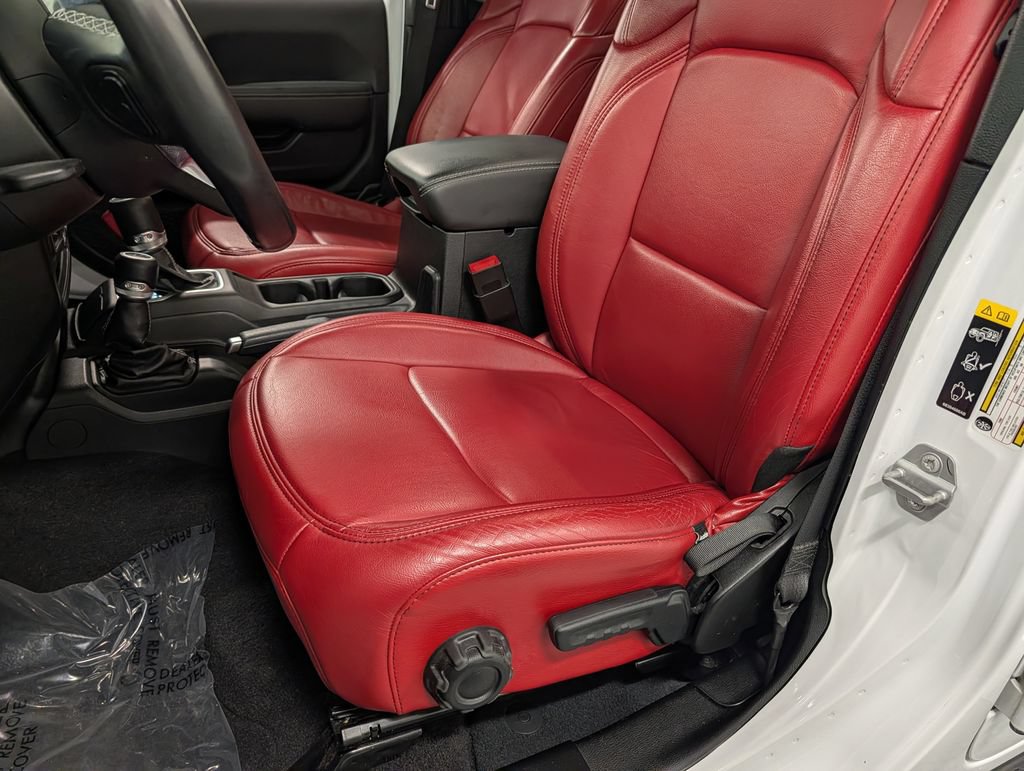 Used 2021 Jeep Wrangler Unlimited Sahara AWD/4WD image 13