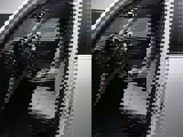 New 2025 Volvo XC40 B5 Plus w/ Protection Package Premier image 16