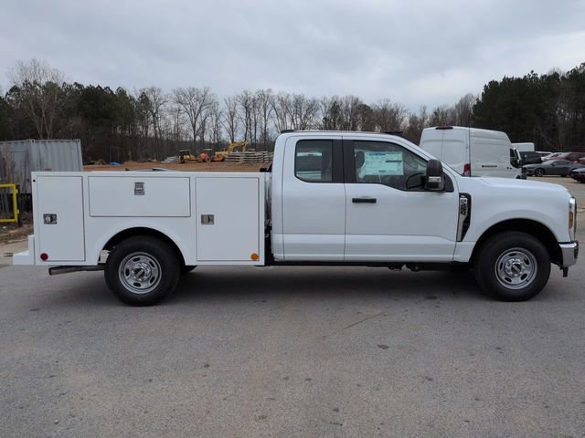 New 2026 Ford F250 XL w/ XL Chrome Package image 3