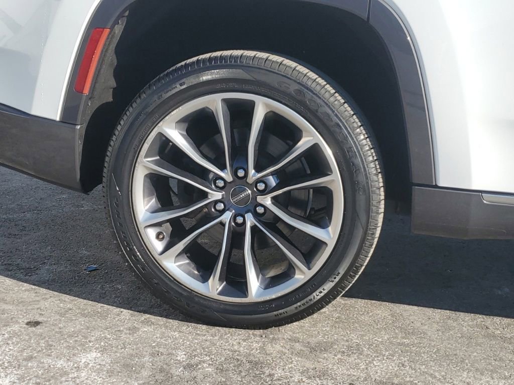 Used 2022 Jeep Wagoneer Series III w/ Premium Group I image 9