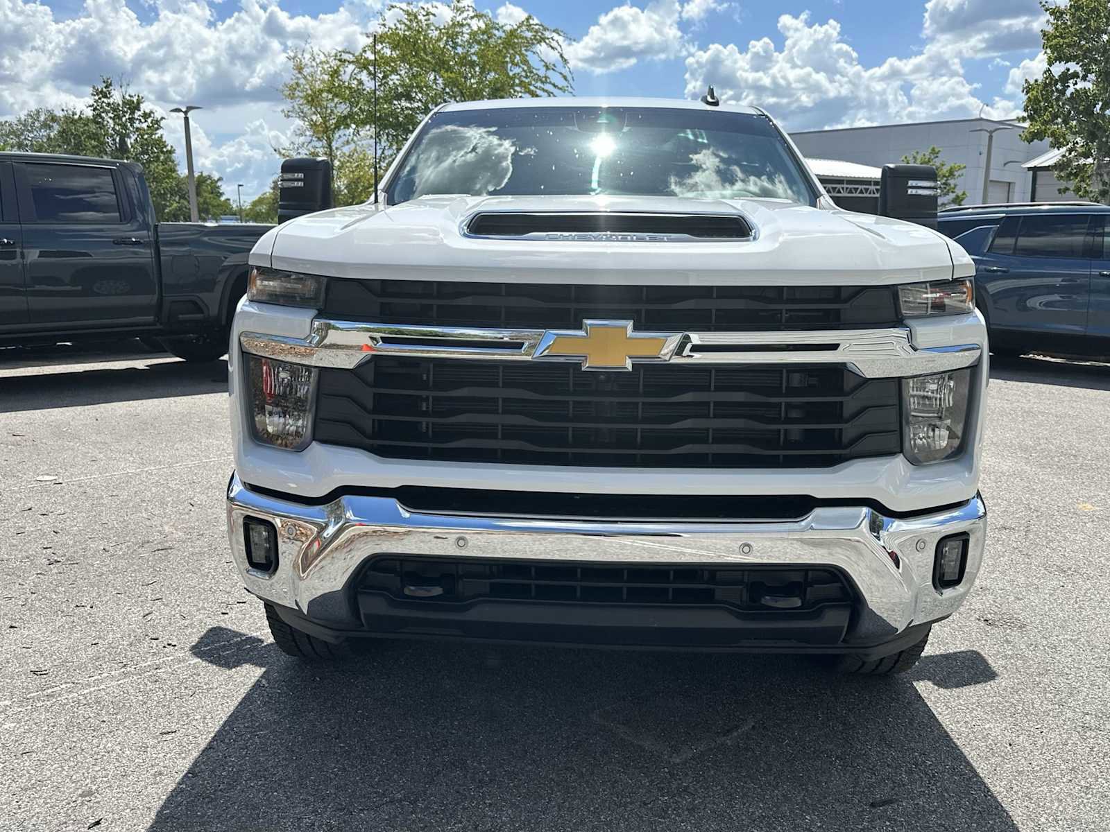 Used 2025 Chevrolet Silverado 2500 LT w/ All Star Edition AWD/4WD image 9
