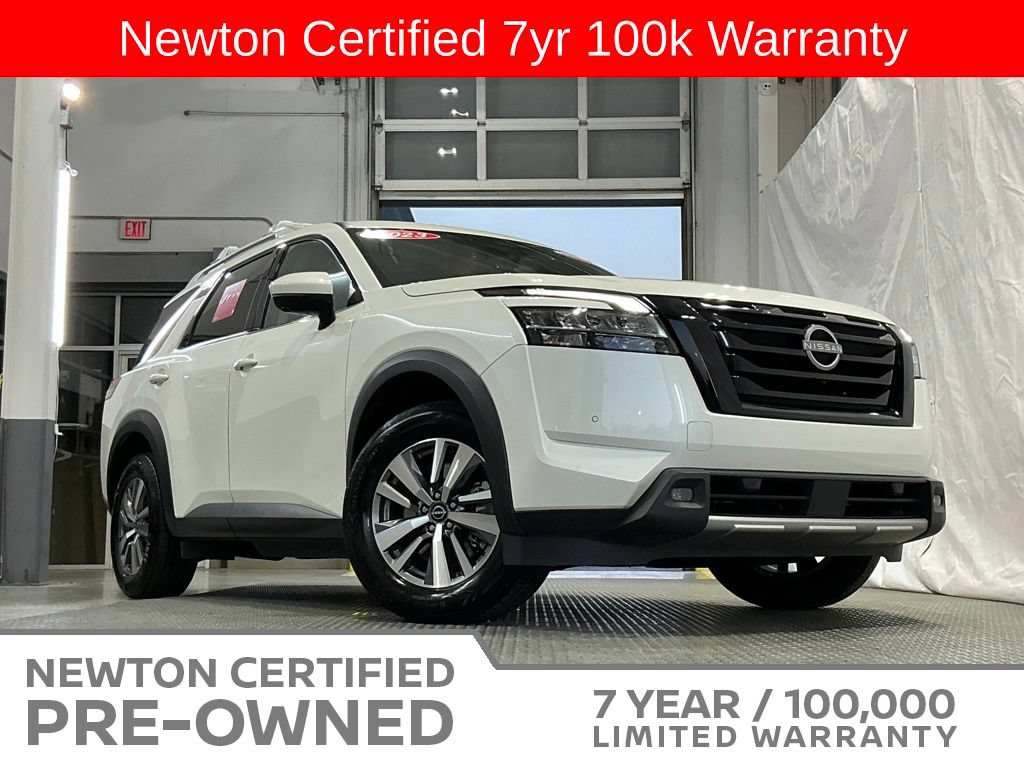 Used 2023 Nissan Pathfinder SL w/ Black Appearance Package FWD image 28