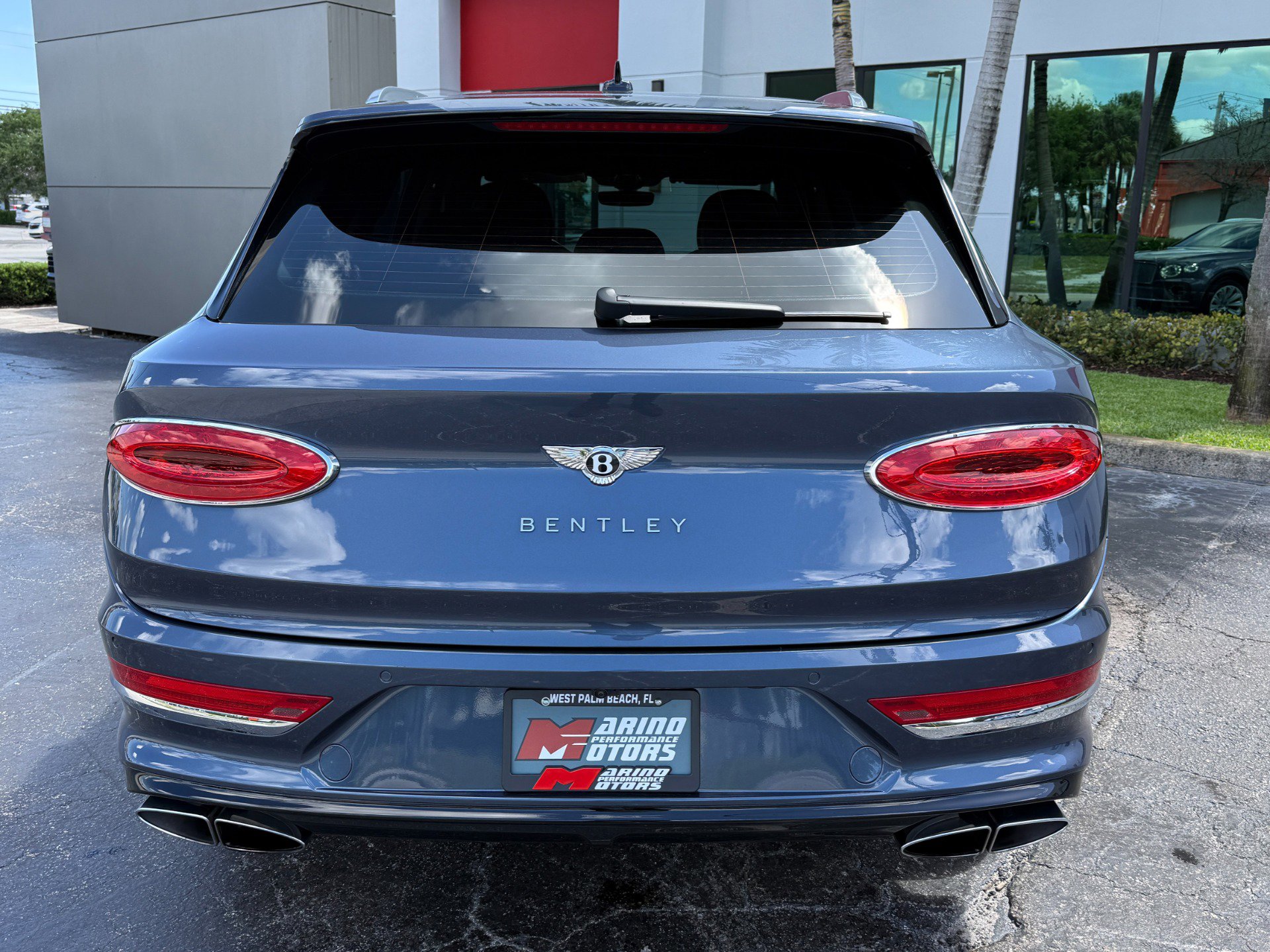 Used 2021 Bentley Bentayga AWD/4WD image 24