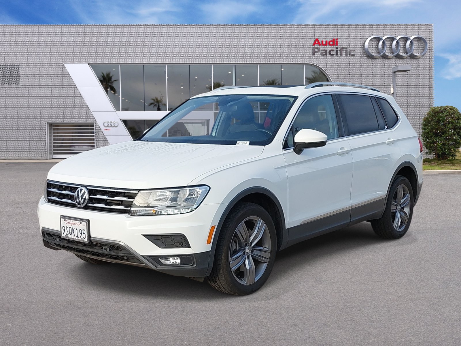 Used 2021 Volkswagen Tiguan SEL AWD/4WD image 1