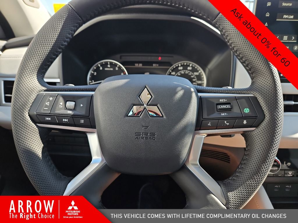 New 2025 Mitsubishi Outlander SE image 27