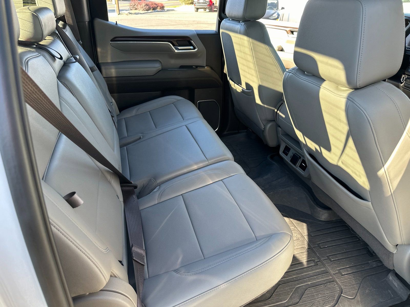 Used 2022 GMC Sierra 1500 SLT image 32