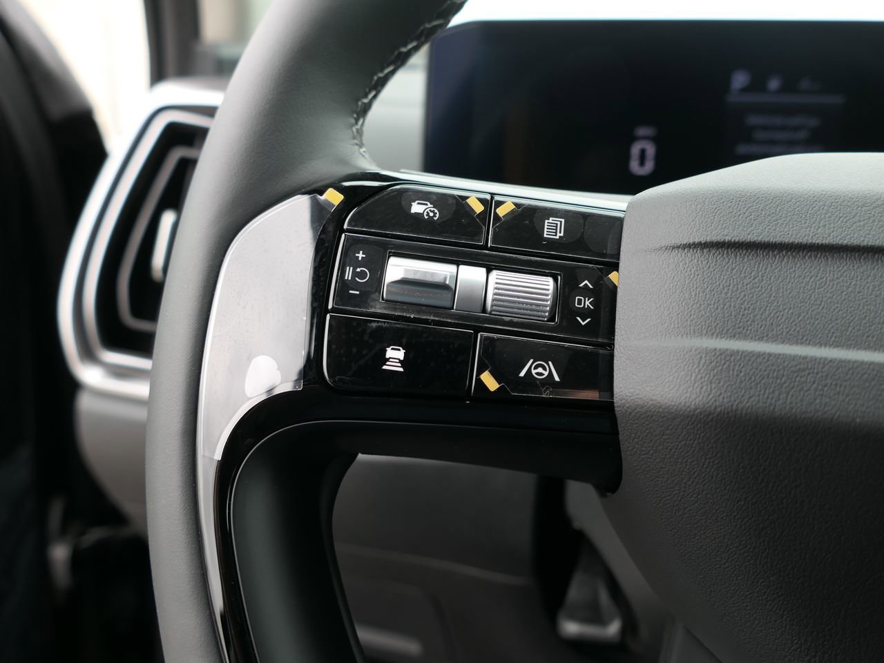 New 2026 Kia Sorento S FWD image 13