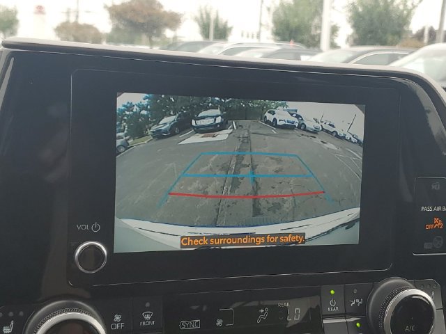Used 2024 Toyota Highlander XLE AWD/4WD image 27