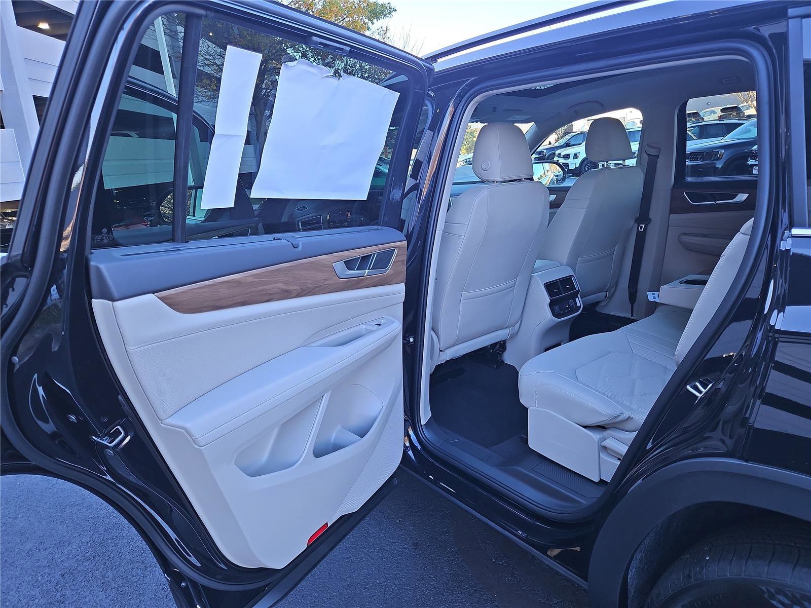 New 2026 Volkswagen Atlas SE image 24