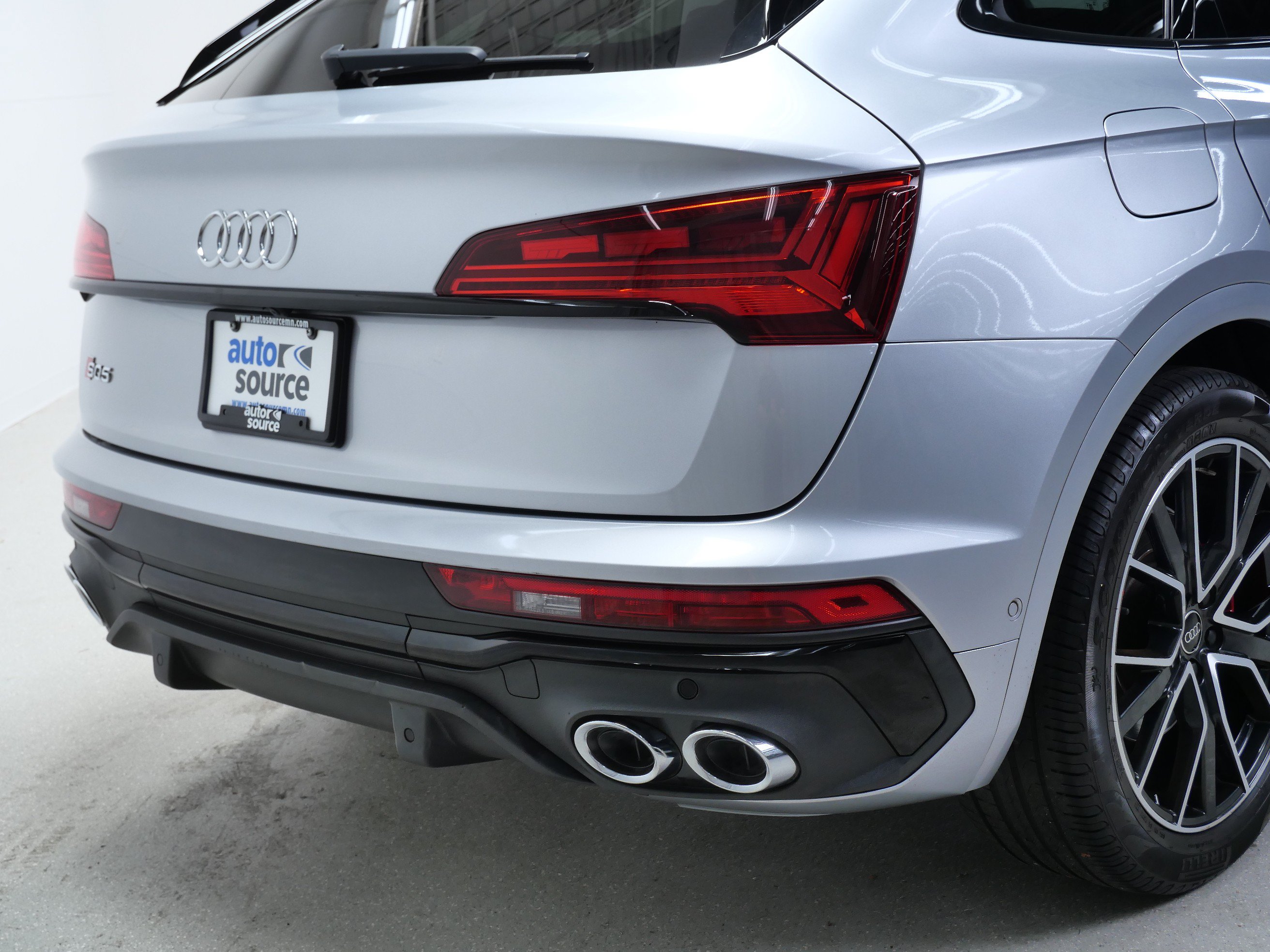 Used 2023 Audi SQ5 Prestige w/ Prestige Package AWD/4WD image 5