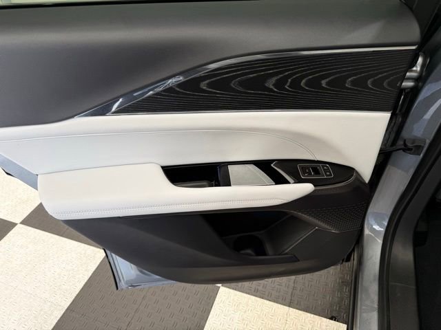 Used 2024 Cadillac Lyriq Sport AWD/4WD image 16