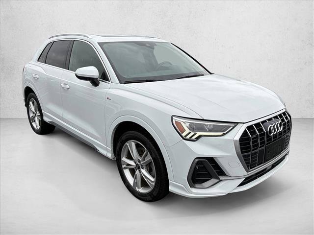 Used 2021 Audi Q3 2.0T Premium Plus w/ Premium Plus Package AWD/4WD image 3