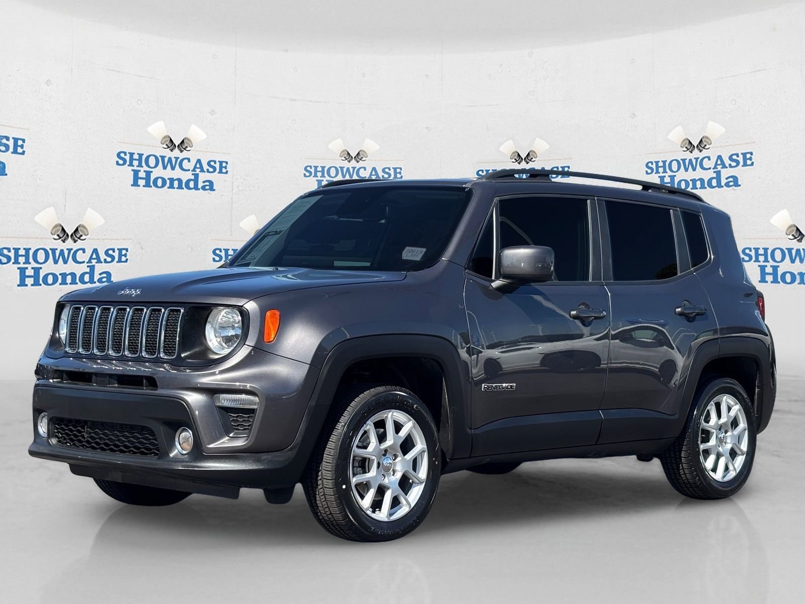 Used 2019 Jeep Renegade Latitude w/ Popular Equipment Group image 2