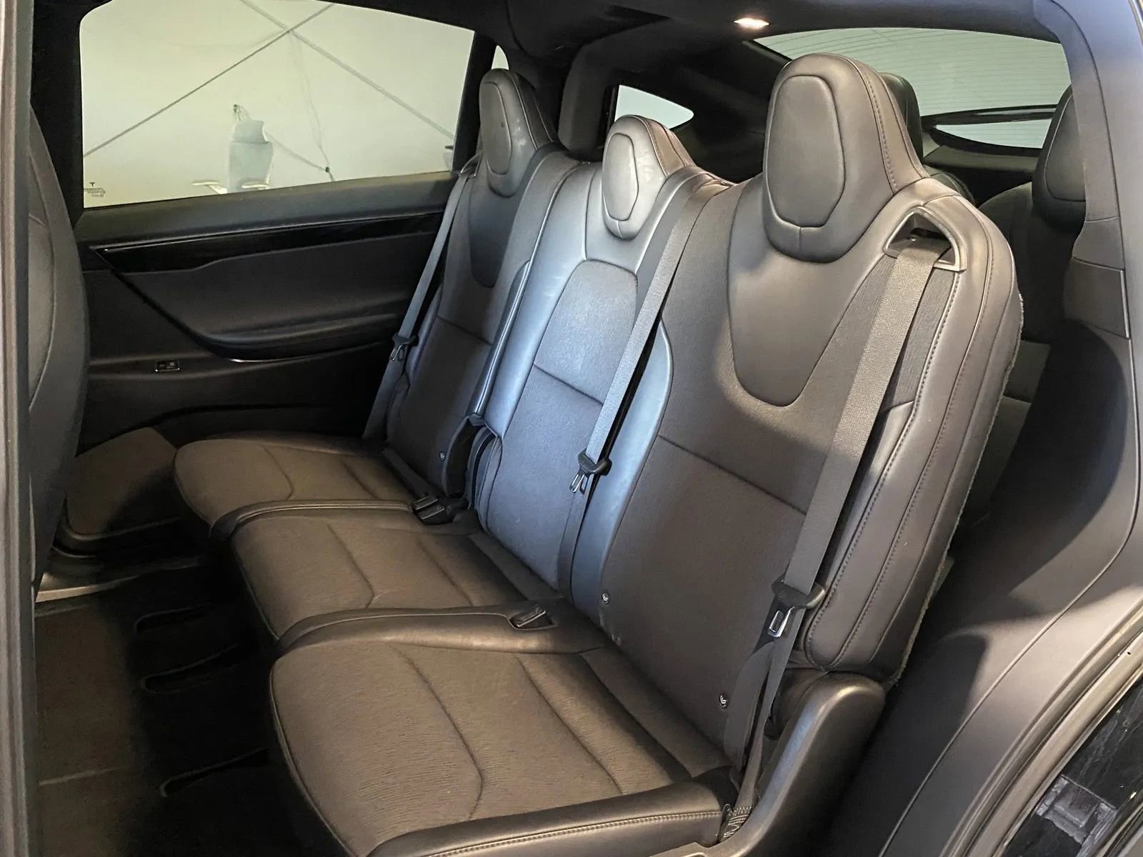 Used 2018 Tesla Model X 75D image 9