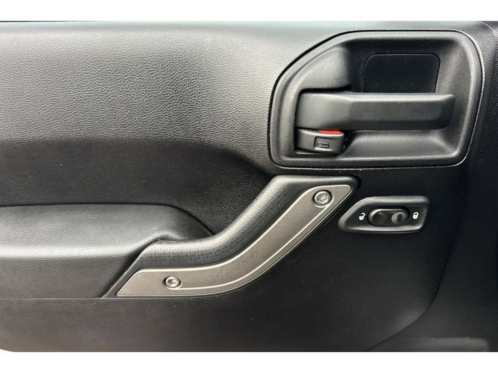 Used 2011 Jeep Wrangler Unlimited Sport image 13