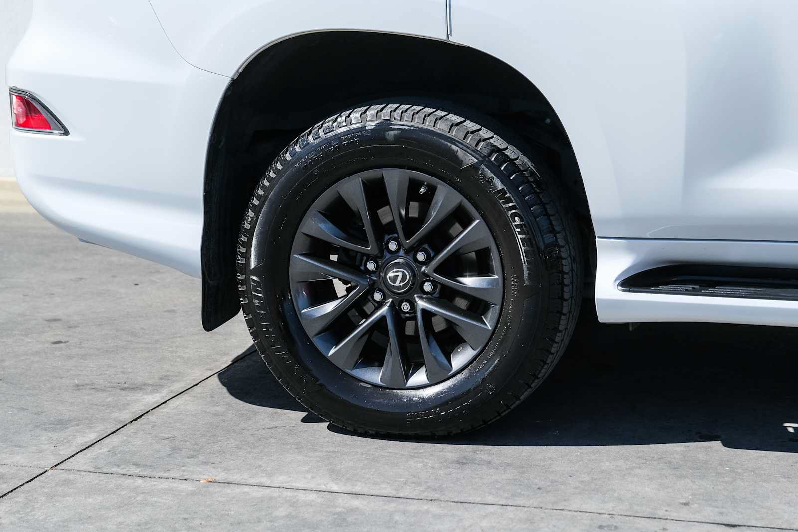 Used 2021 Lexus GX 460 Premium w/ Premium Package AWD/4WD image 8
