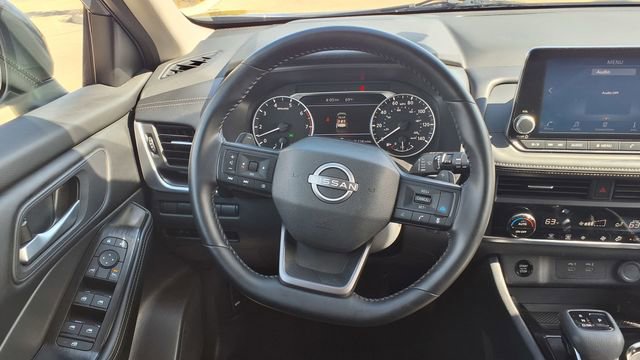 Used 2025 Nissan Rogue SV image 23
