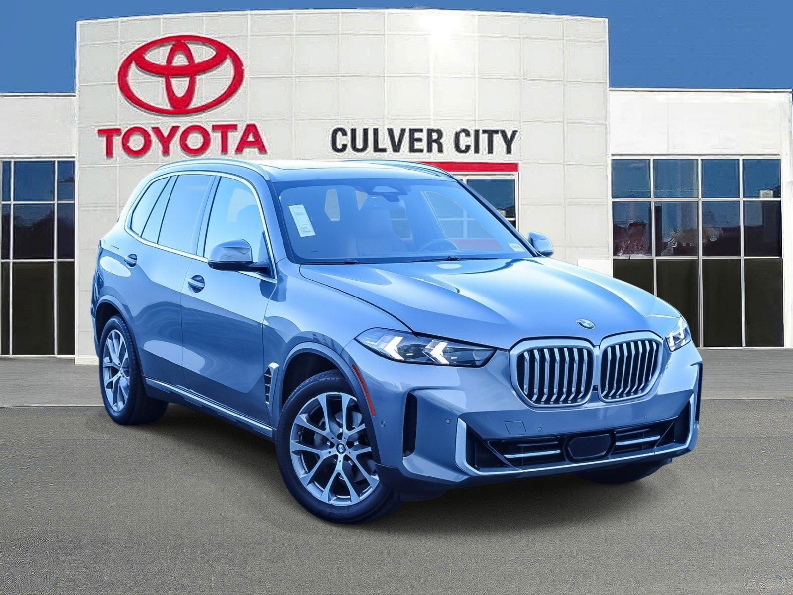 Used 2024 BMW X5 sDrive40i w/ Parking Assistance Package