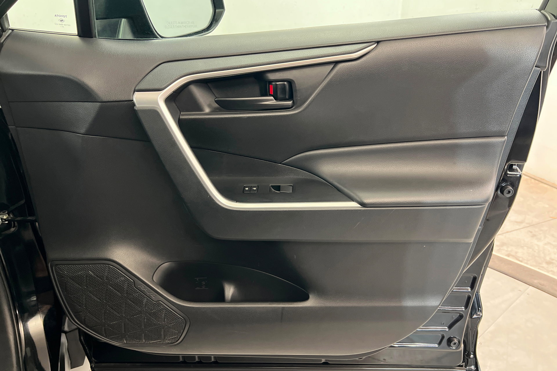 Used 2024 Toyota RAV4 LE image 24