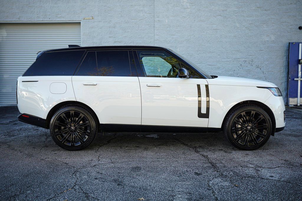 Used 2022 Land Rover Range Rover SE image 18