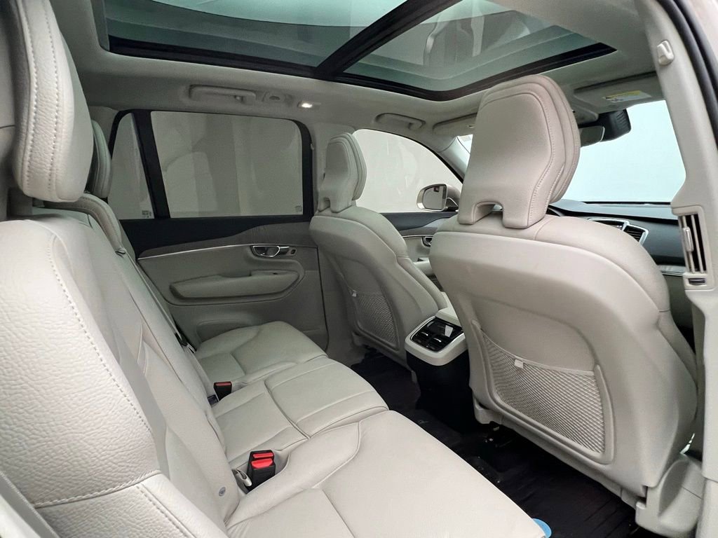 Used 2023 Volvo XC90 B6 Plus w/ Protection Package image 8