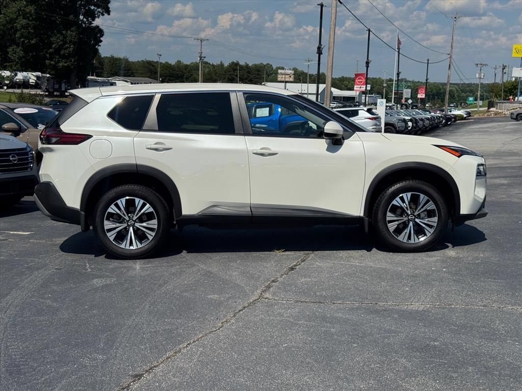 Certified 2023 Nissan Rogue SV FWD image 2