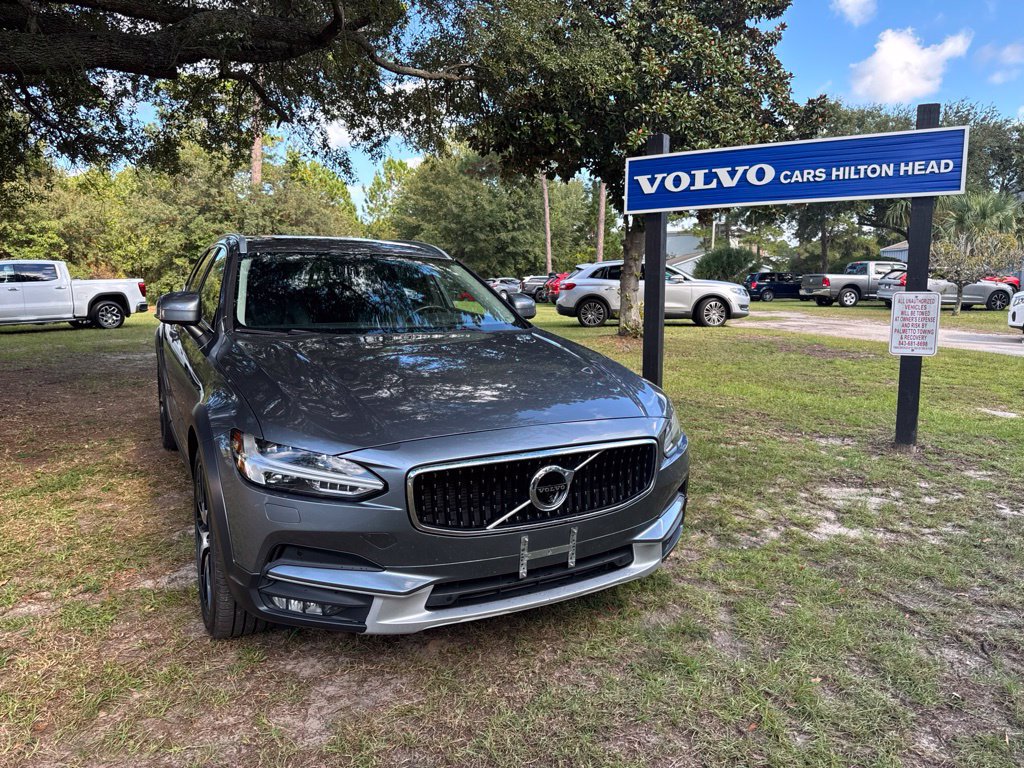 Used 2020 Volvo V90 T6 Cross Country AWD/4WD image 2