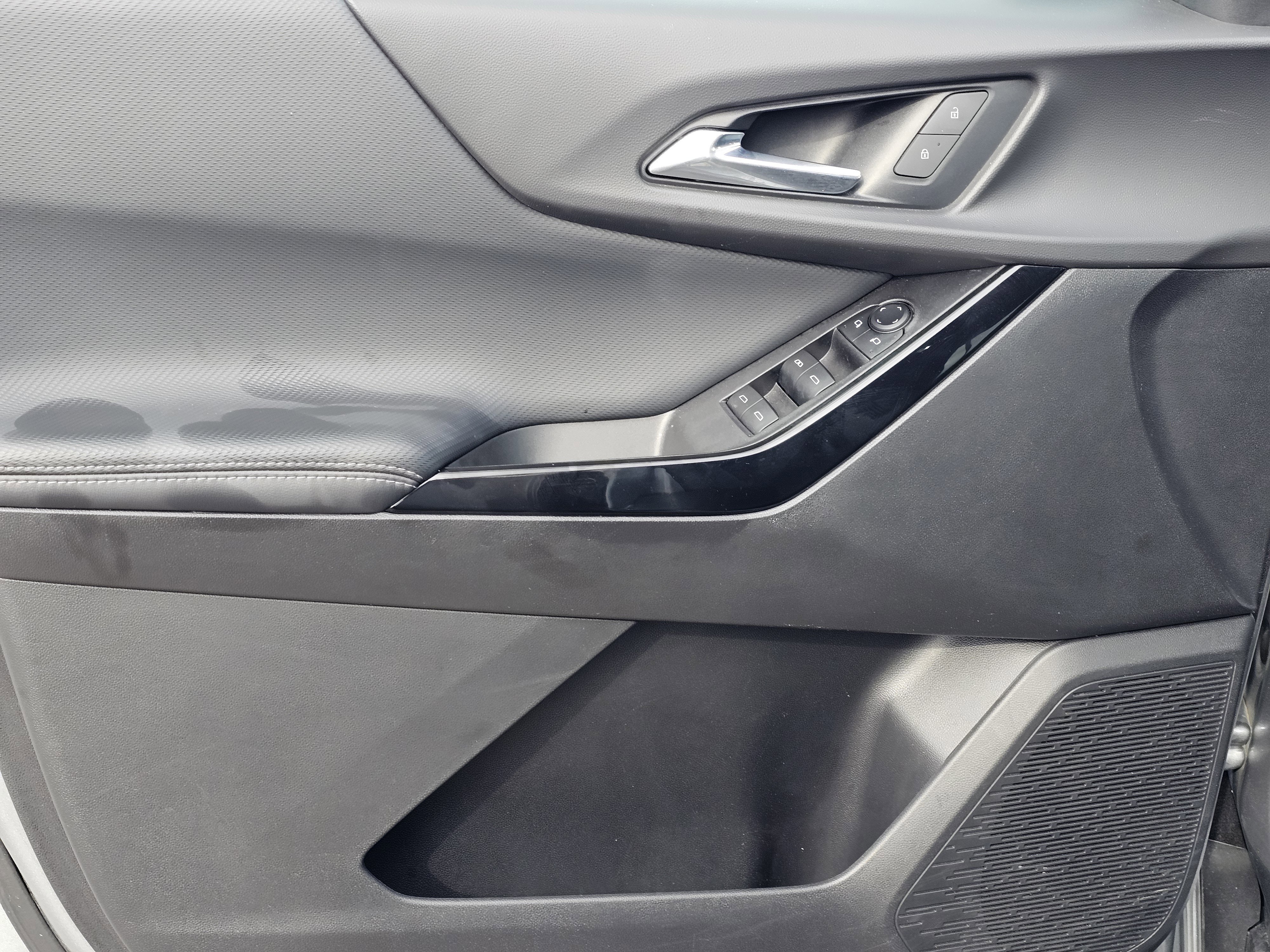 Used 2025 Chevrolet Equinox LT image 14