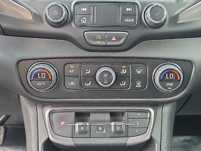 Used 2024 GMC Terrain AT4 w/ Tech Package AWD/4WD image 28