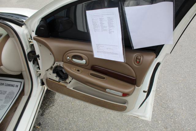 Used 2000 Chrysler 300M image 34