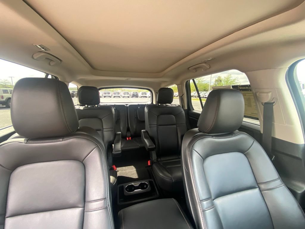 Used 2023 Lincoln Aviator AWD w/ Premium Package image 28
