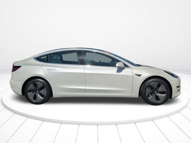Used 2019 Tesla Model 3 Standard Range Plus image 2