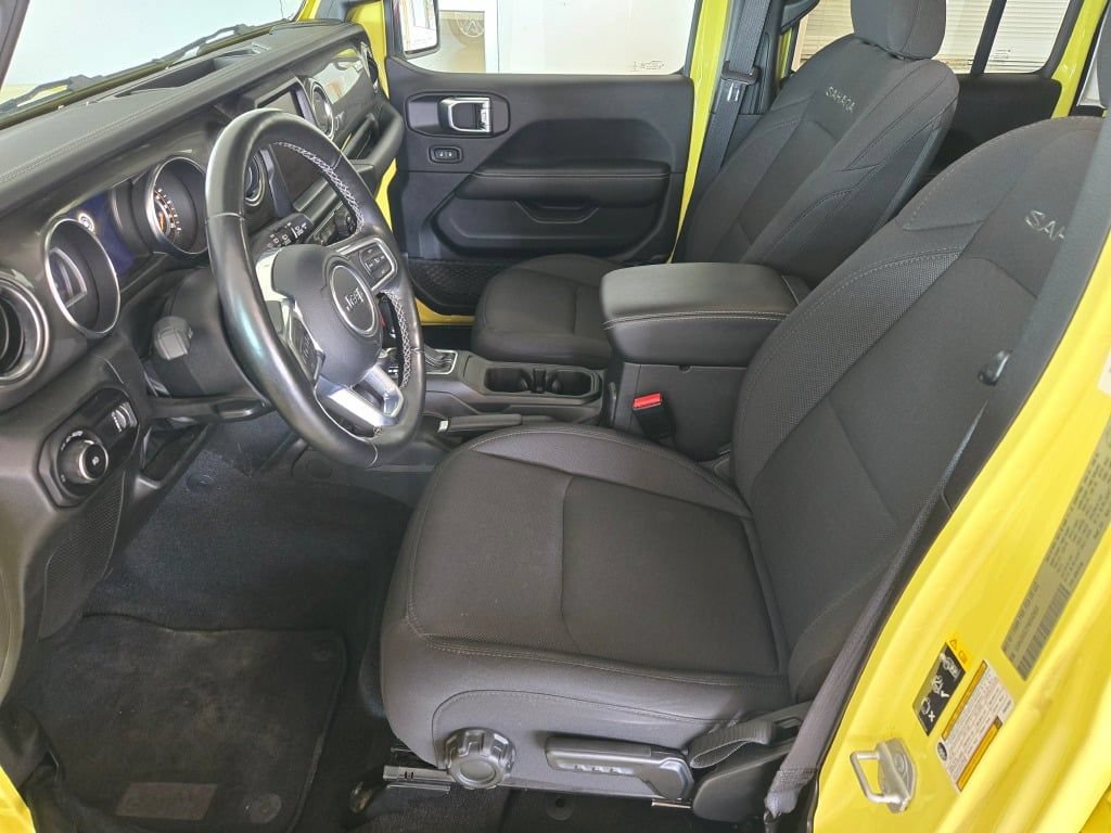 Used 2023 Jeep Wrangler Unlimited Sahara w/ Cold Weather Group AWD/4WD image 20