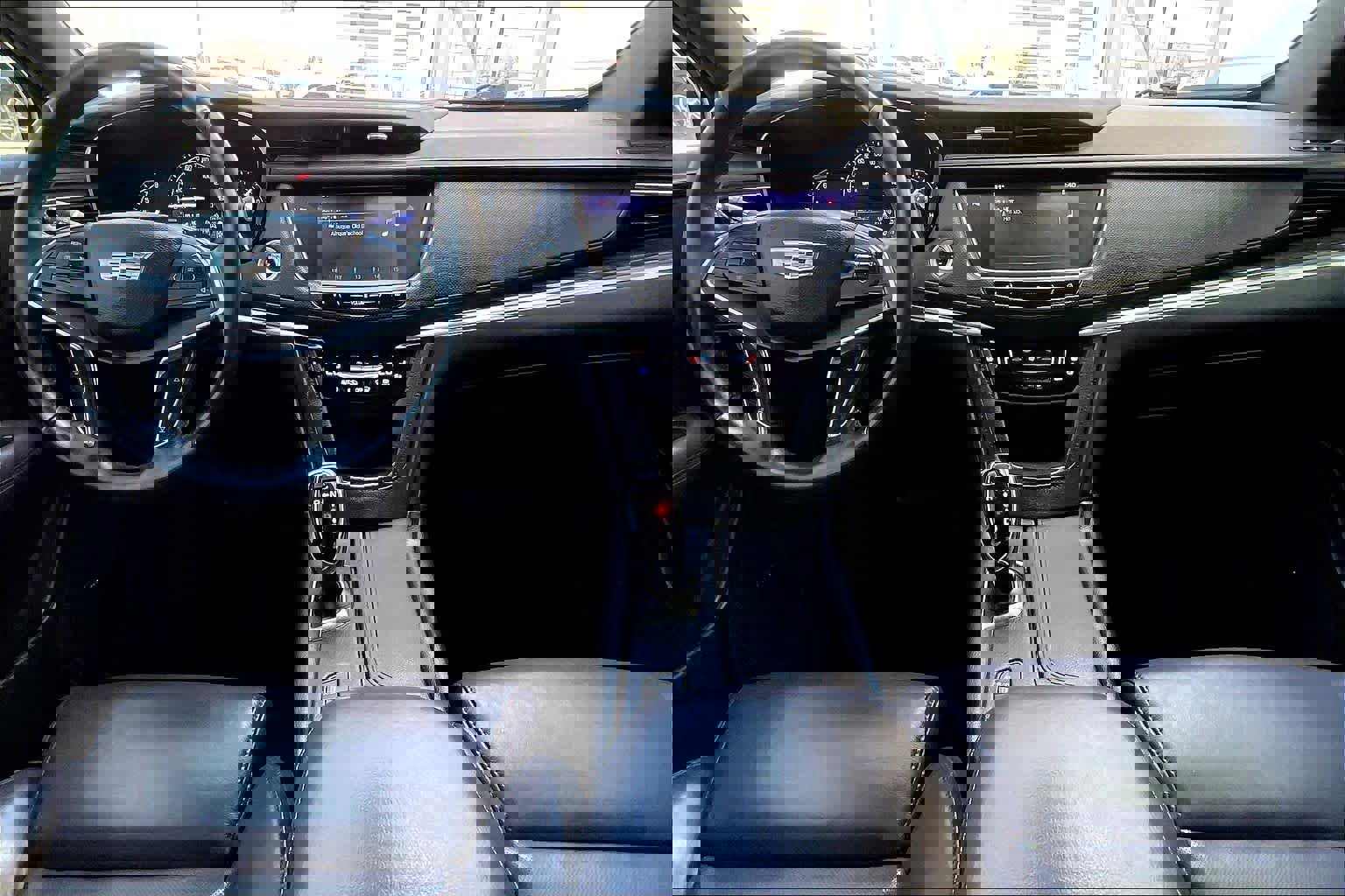 Used 2017 Cadillac XT5 Luxury w/ Driver Awareness Package image 15